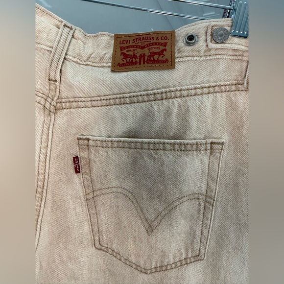 Levi's Women's High-Rise Cinch Waist Barrel Jeans in Light Beige 31x31 BNWT - Picture 14 of 16